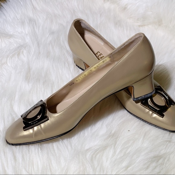 Ferragamo Large Logo Gold Leather Block Kitten Heel Shoes - Picture 5 of 6
